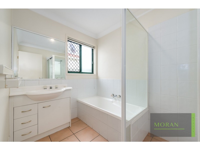 22 Harrow Place, Arundel QLD 4214