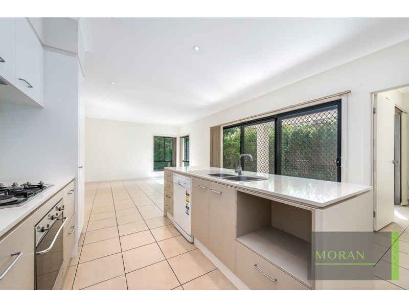 30 Lockwood Place, Molendinar QLD 4214