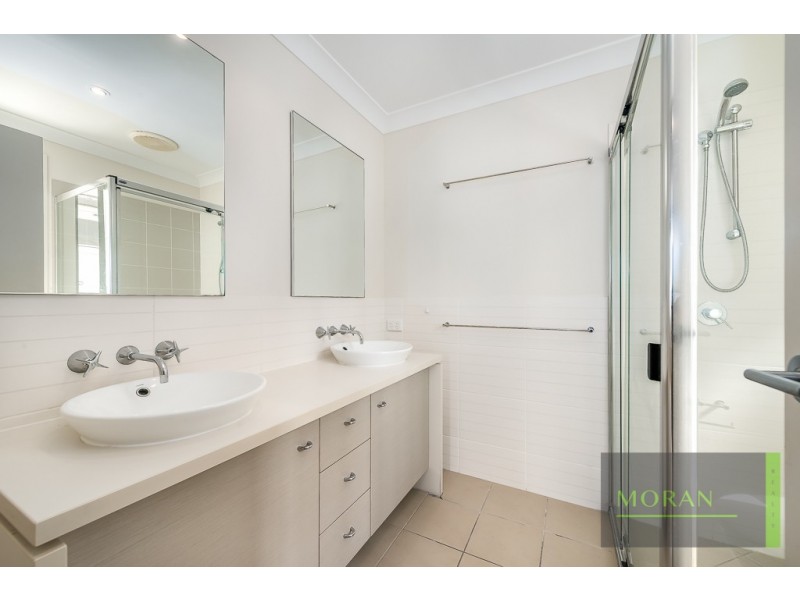 30 Lockwood Place, Molendinar QLD 4214