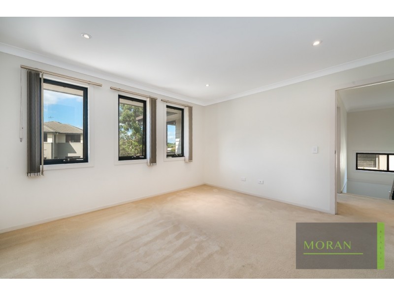 30 Lockwood Place, Molendinar QLD 4214