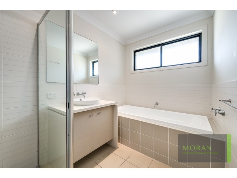 30 Lockwood Place, Molendinar QLD 4214
