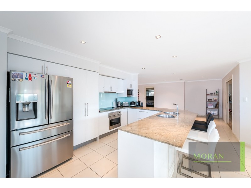 3 Redwood Place, Molendinar QLD 4214