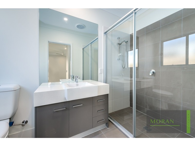 72 Sanctuary Parkway, Waterford QLD 4133