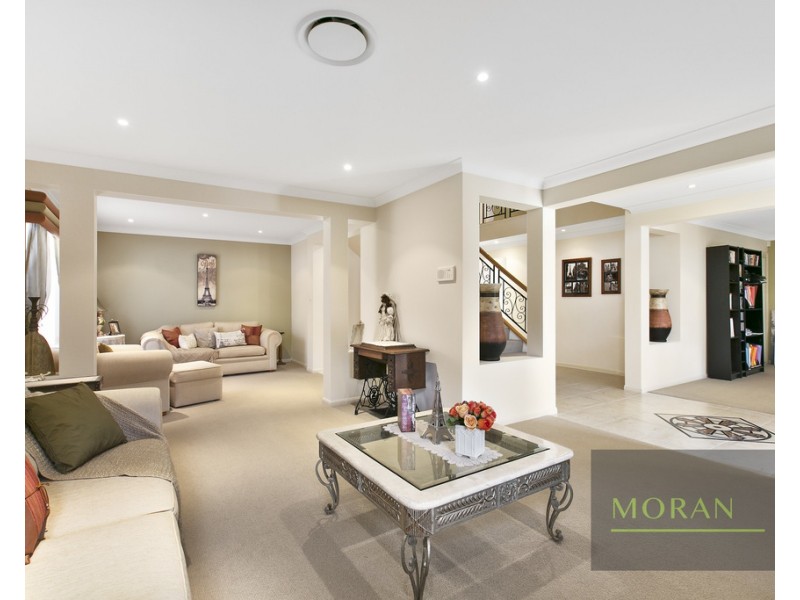 193 Crestwood Drive, Molendinar QLD 4214