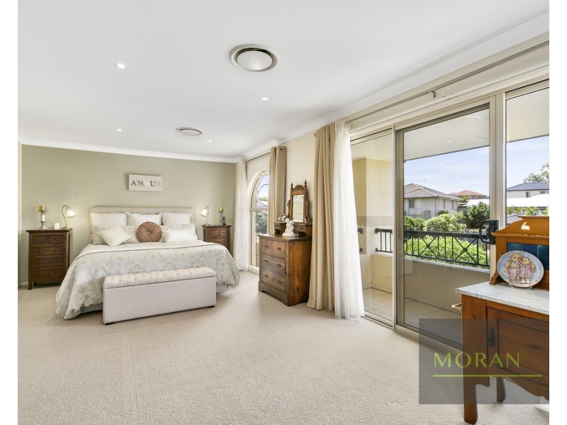 193 Crestwood Drive, Molendinar QLD 4214