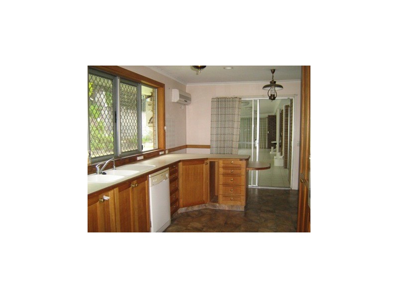 9 Grounds Street, Yeronga QLD 4104