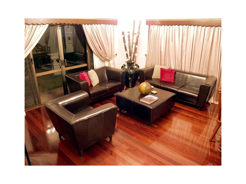 21 Hearnville Street, Robertson QLD 4109