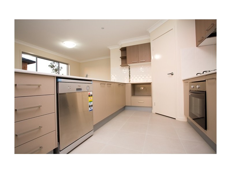 24 Larapinta Circuit, Parkinson QLD 4115