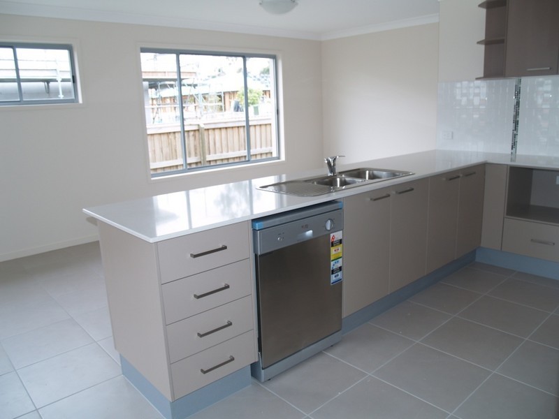 24 Larapinta Circuit, Parkinson QLD 4115