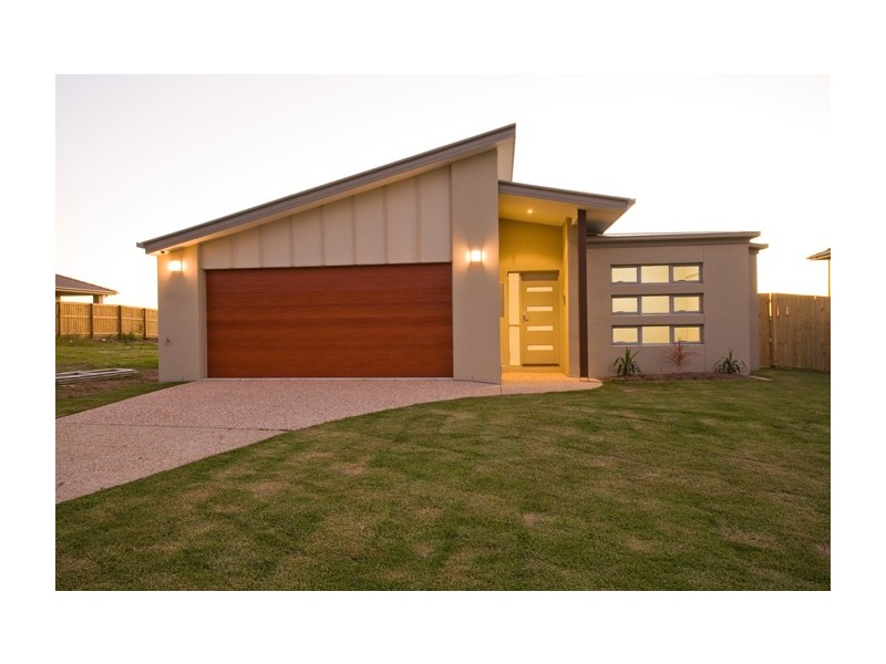 24 Larapinta Circuit, Parkinson QLD 4115