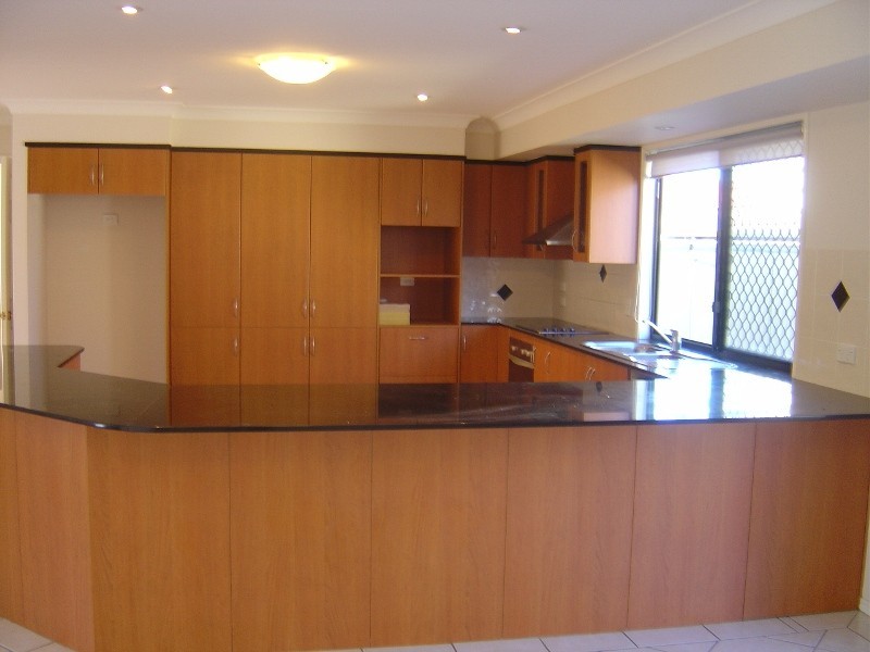 7 Cavallaro Street, Robertson QLD 4109