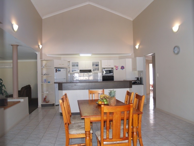 Regents Park QLD 4118
