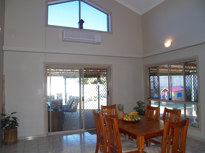 Regents Park QLD 4118