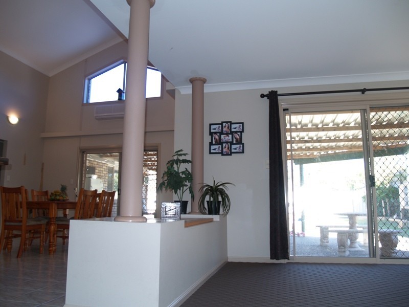 Regents Park QLD 4118