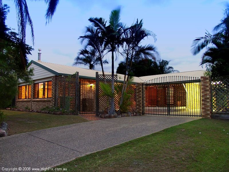 Regents Park QLD 4118