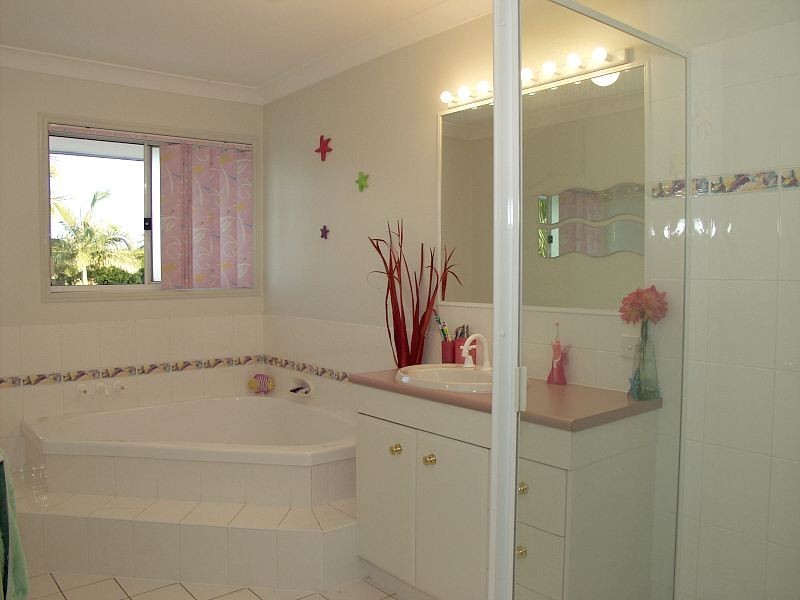 2 Seaton Place, Parkinson QLD 4115