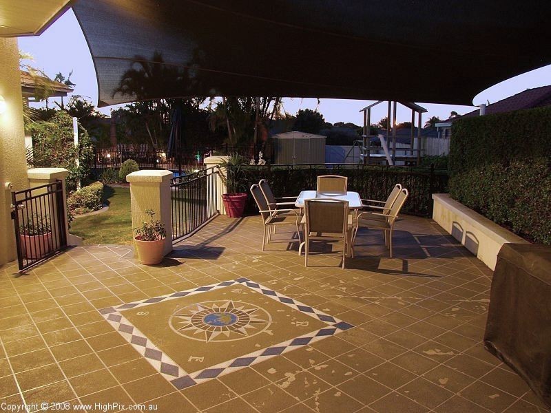 2 Seaton Place, Parkinson QLD 4115
