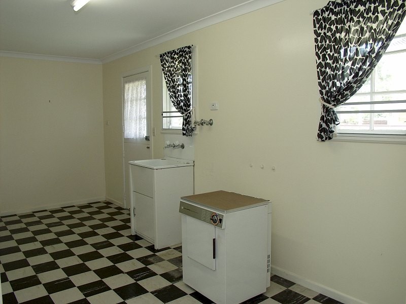 15 Starcross Street, Macgregor QLD 4109