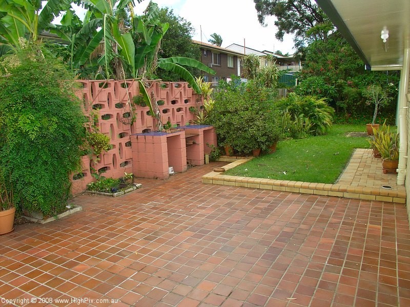 15 Starcross Street, Macgregor QLD 4109