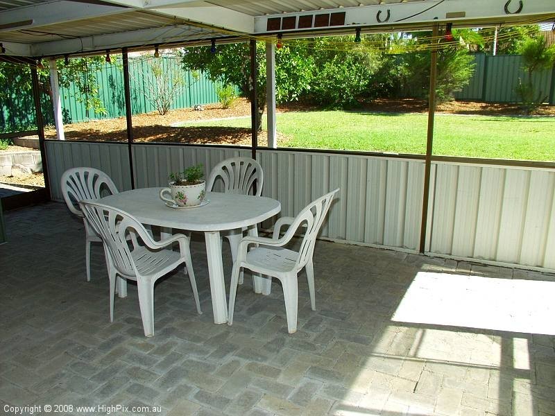 25 Dryade Street, Regents Park QLD 4118