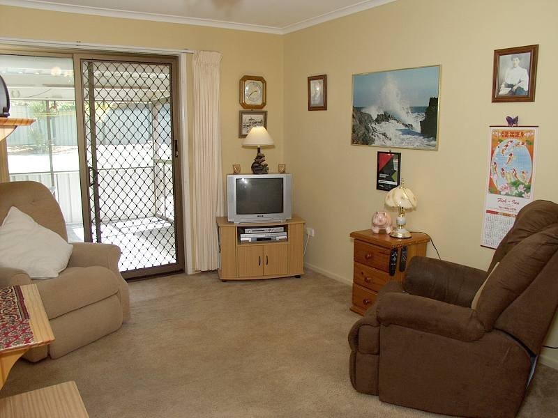 25 Dryade Street, Regents Park QLD 4118