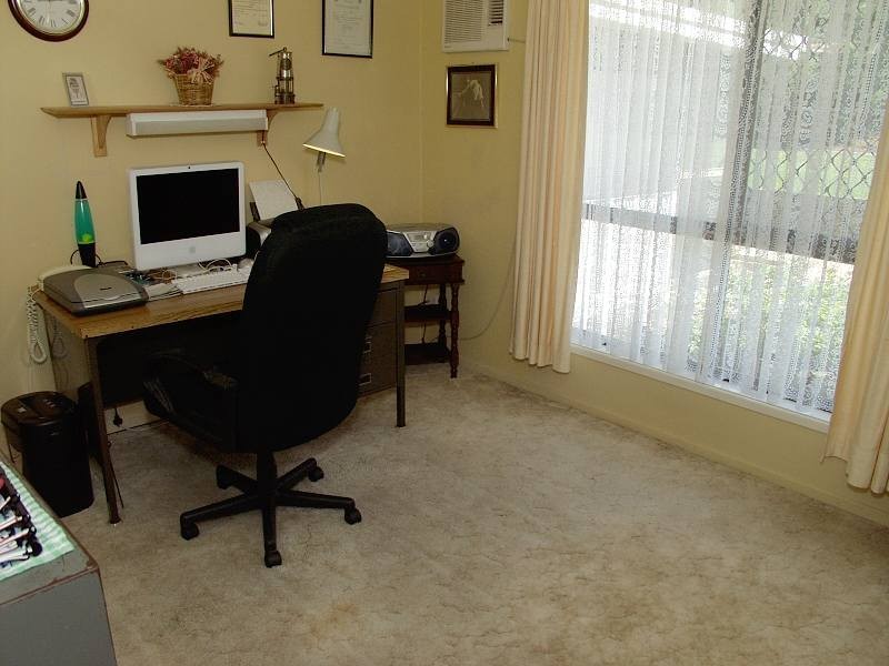 25 Dryade Street, Regents Park QLD 4118