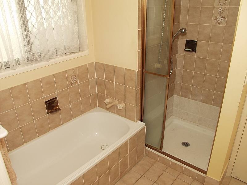 25 Dryade Street, Regents Park QLD 4118