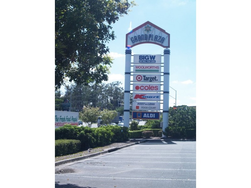 25 Dryade Street, Regents Park QLD 4118