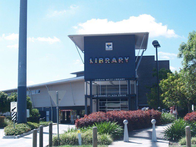 25 Dryade Street, Regents Park QLD 4118