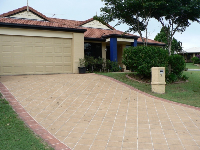 74 Rokeby Drive, Parkinson QLD 4115