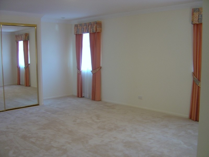 127 Lancaster Circuit, Stretton QLD 4116