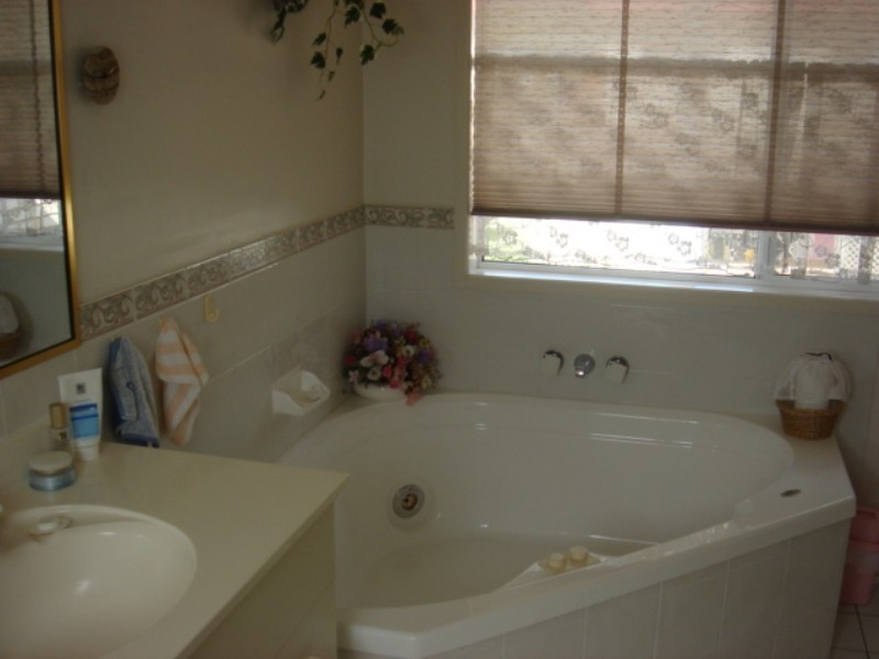 4 Poinciana Place, Eight Mile Plains QLD 4113