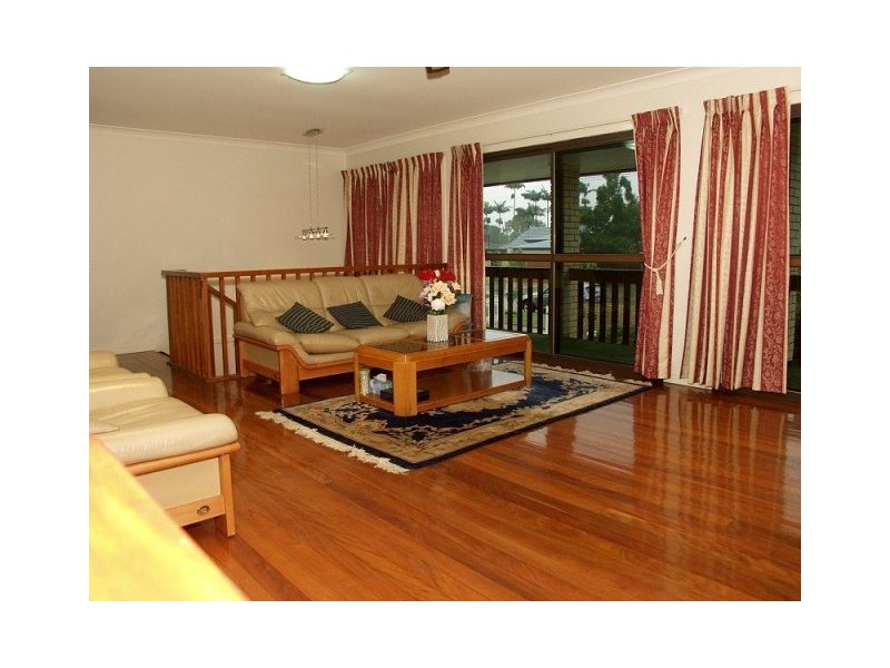 73 CHILTON STREET, Sunnybank Hills QLD 4109