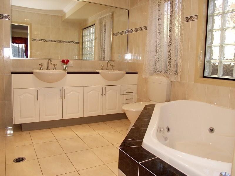 9 Lily Circuit, Kuraby QLD 4112