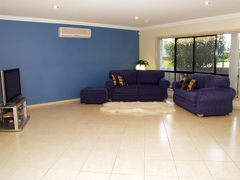 9 Lily Circuit, Kuraby QLD 4112