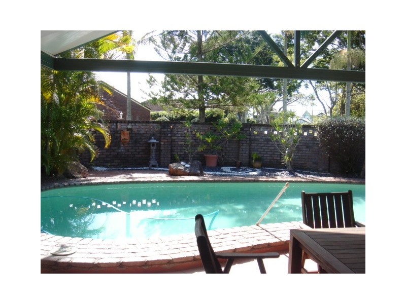 65 Oakleaf Street, Eight Mile Plains QLD 4113
