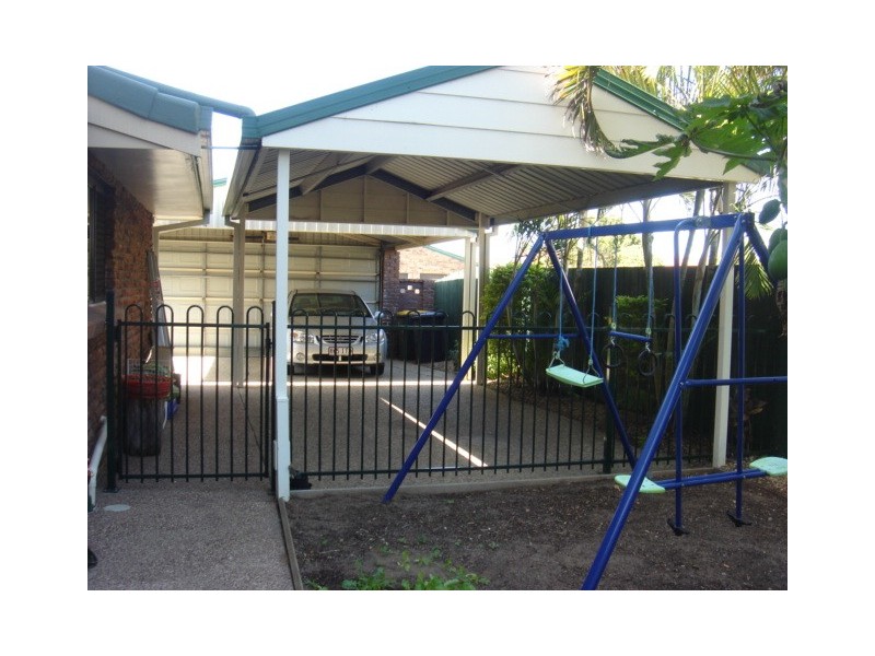 65 Oakleaf Street, Eight Mile Plains QLD 4113