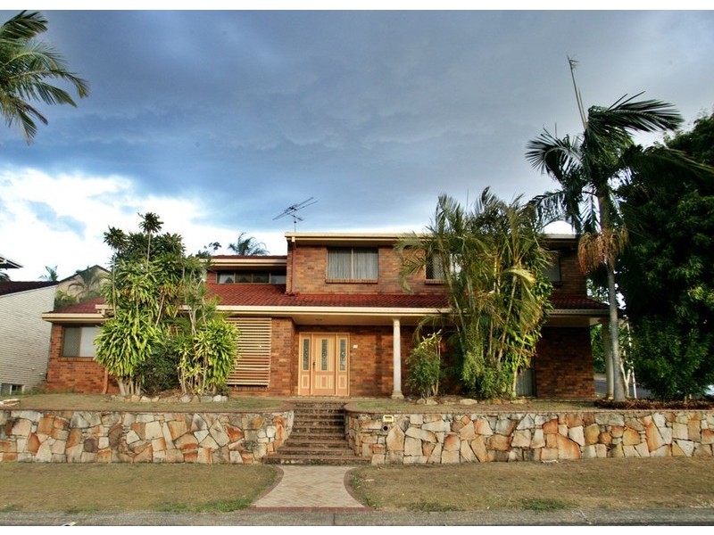 10 Hearnville Street, Robertson QLD 4109
