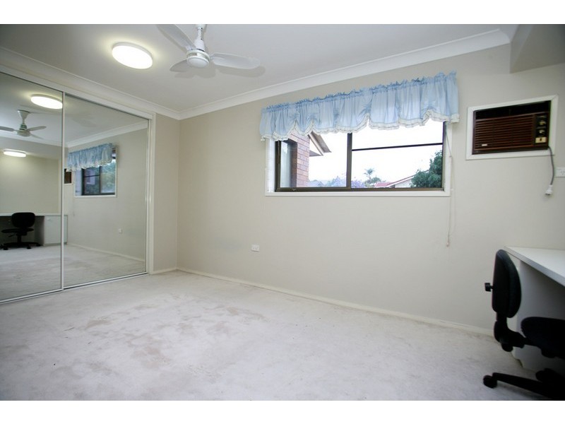 10 Hearnville Street, Robertson QLD 4109