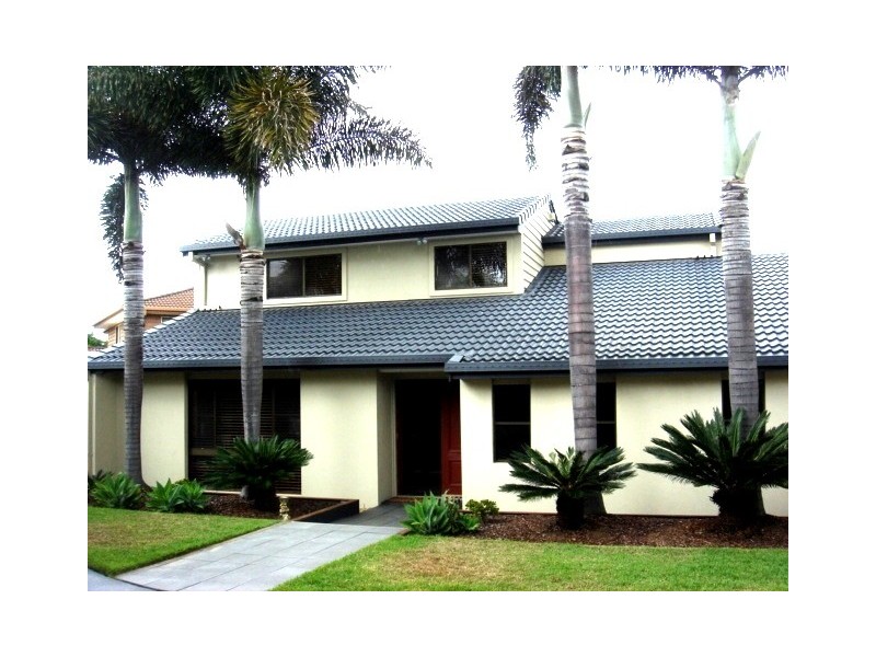 4 Caravonica Ct, Calamvale QLD 4116