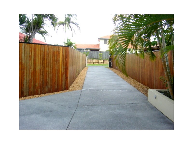 4 Caravonica Ct, Calamvale QLD 4116