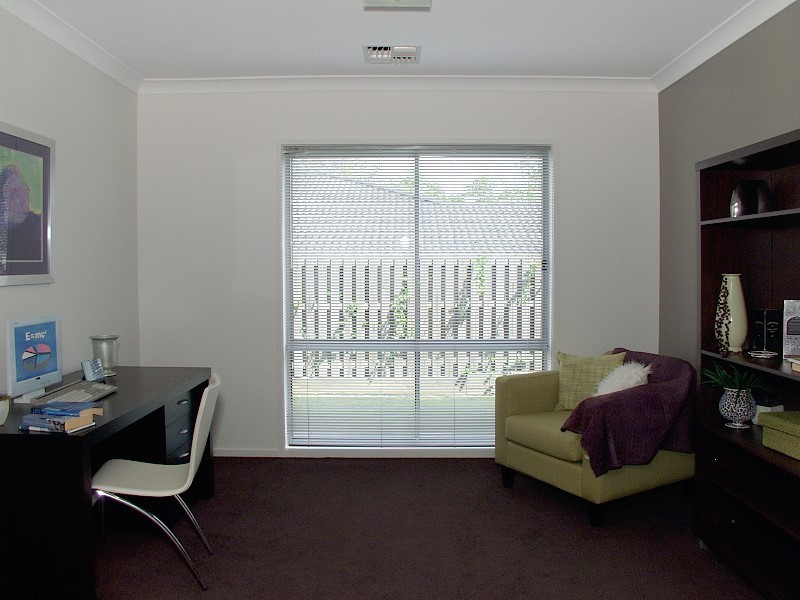 10 Hunter Close, Calamvale QLD 4116
