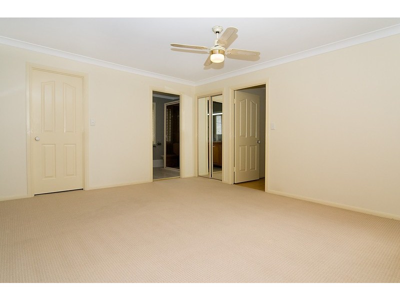 5 St Clair Close, Parkinson QLD 4115