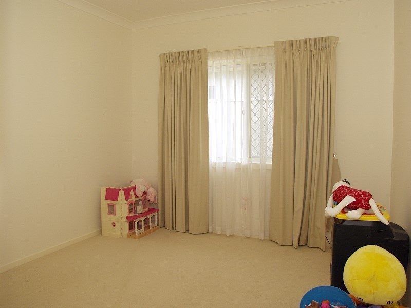 18 Pinnacle Place, Eight Mile Plains QLD 4113
