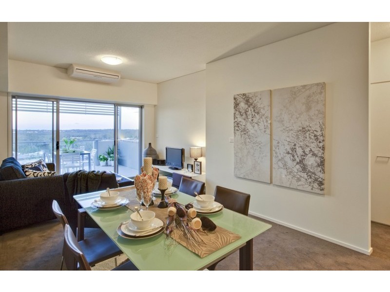 111 Lindfield Rd, Helensvale QLD 4212