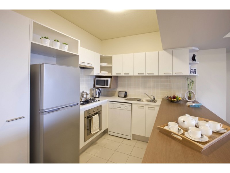 111 Lindfield Rd, Helensvale QLD 4212