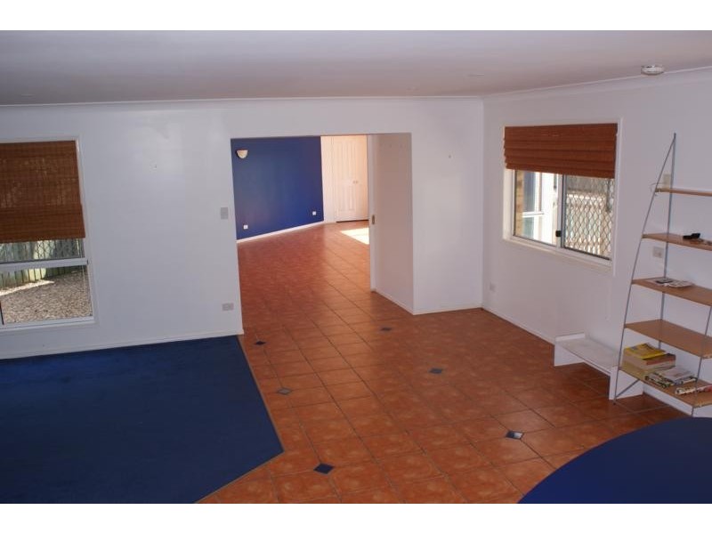 16  Haylett Rise, Regents Park QLD 4118