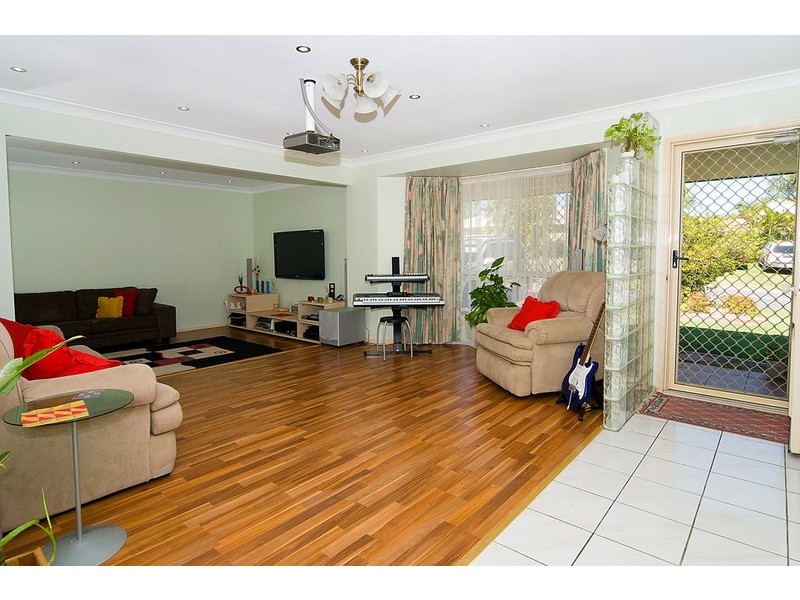 10 Perentie Street, Regents Park QLD 4118