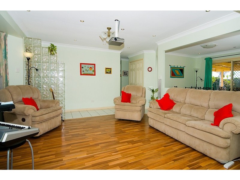 10 Perentie Street, Regents Park QLD 4118