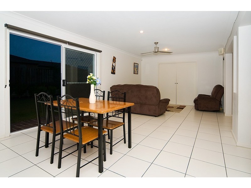 49 Mapelton Cct, Parkinson QLD 4115